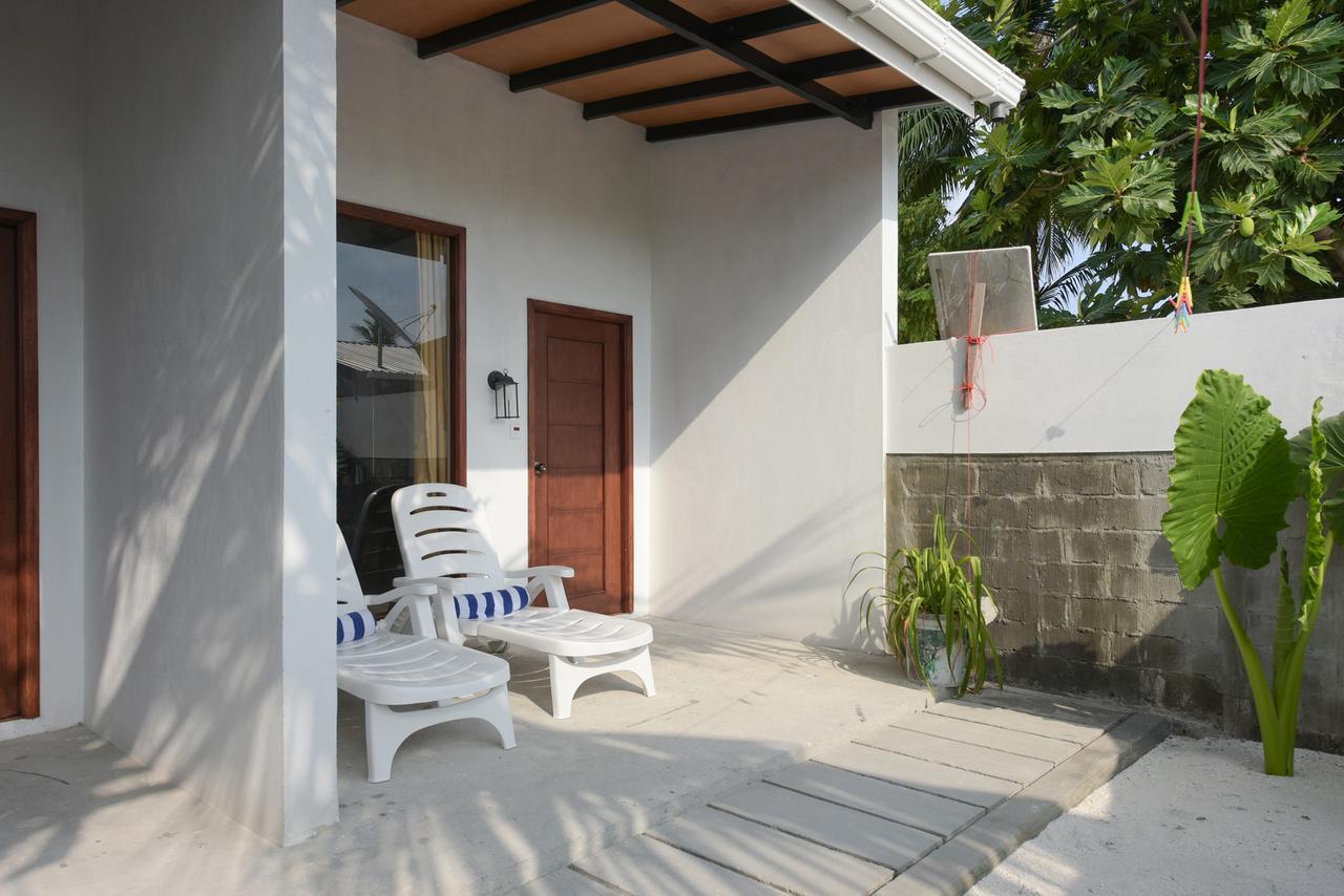Madi Finolhu Guest House Dharavandhoo Exterior photo